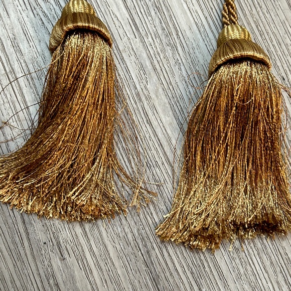 Metallic bronze coloured tassel curtain tie back holders. New. - Picture 2 of 5